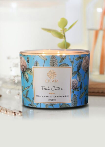Scented candle with the freshness of plants